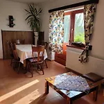 Totvar Lovarda Szallashely * Kovagotottos