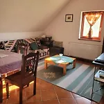 Totvar Lovarda Szallashely Апартаменты Kovagotottos