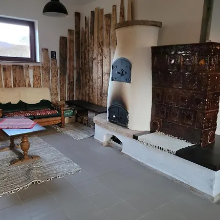 Tótvár Lovas Apartamento *