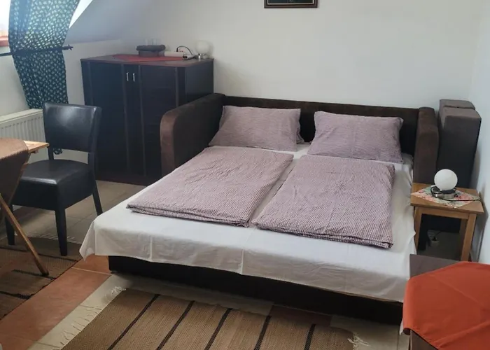 Totvar Lovarda Szallashely Апартаменты